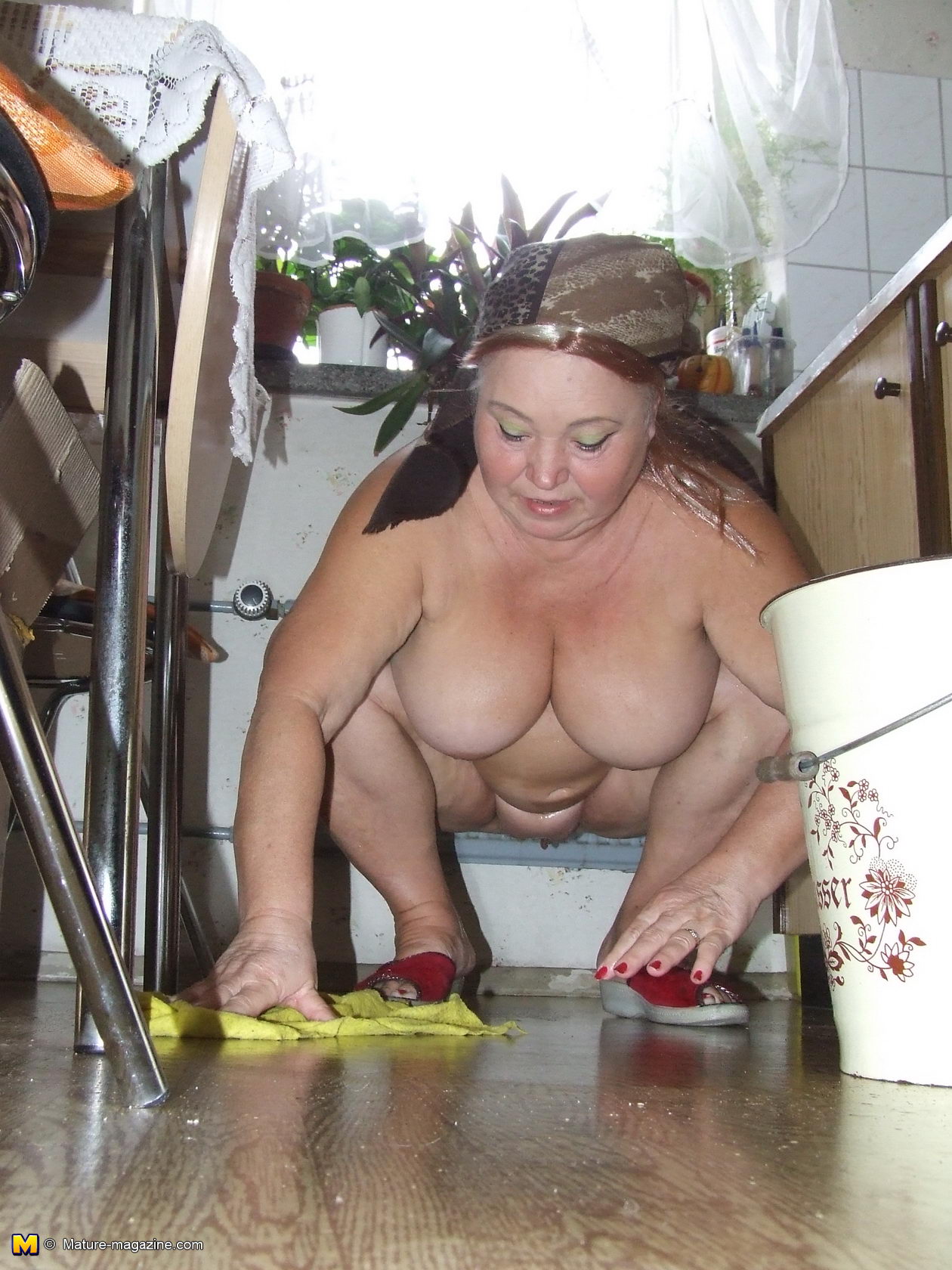 1260px x 1680px - Mature cleaning lady makes it dirty - GrannyPornPics.net