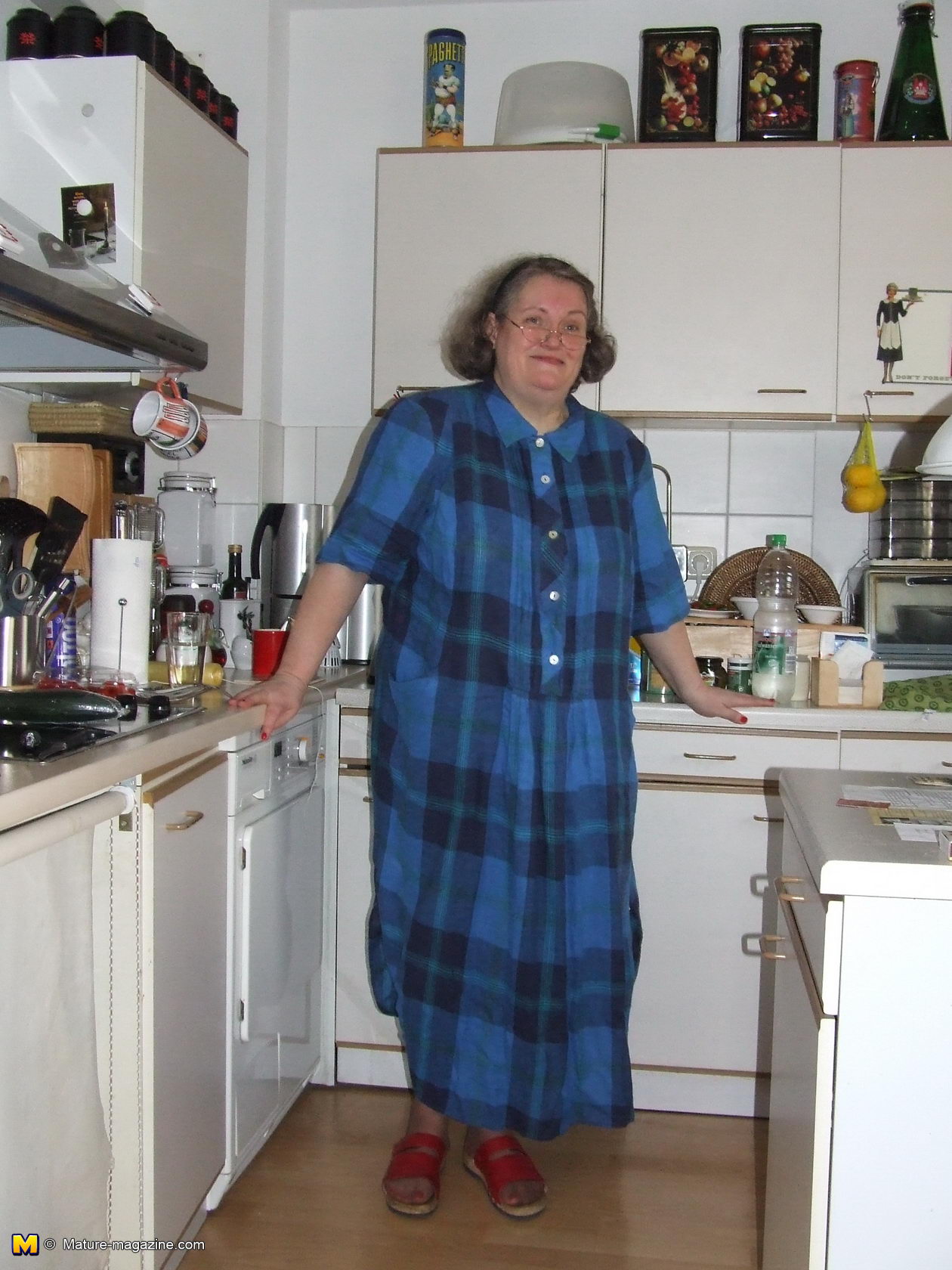Amateur chubby housewife getting nasty in the kitchen photo